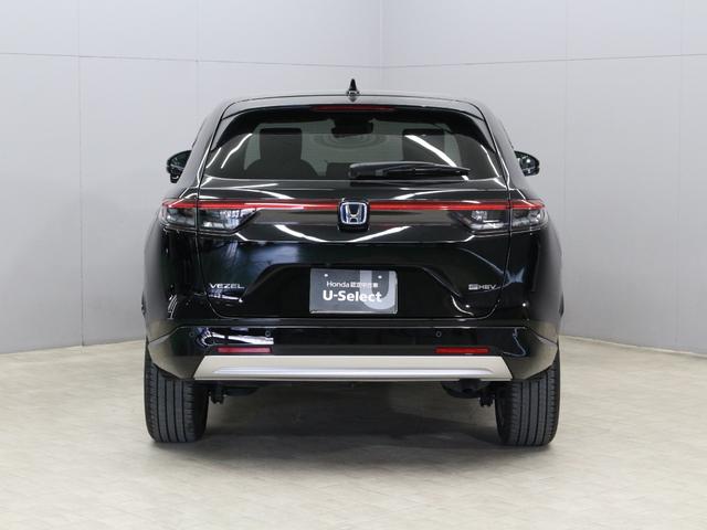 ヴェゼル ｅ：ＨＥＶＺ　ワンオーナー　９インチコネクトナビ　電子制御パーキングブレーキ　シートヒーター　デュアルエアコン　サイドカーテンエアバッグ　Ｂｌｕｅｔｏｏｔｈ　ワイヤレス充電器　ハンズフリーアクセスパワーテールゲート（21枚目）