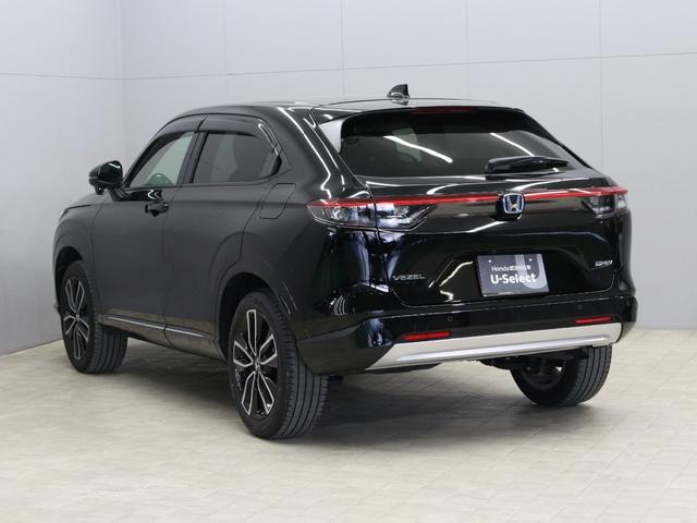 ヴェゼル ｅ：ＨＥＶＺ　ワンオーナー　９インチコネクトナビ　電子制御パーキングブレーキ　シートヒーター　デュアルエアコン　サイドカーテンエアバッグ　Ｂｌｕｅｔｏｏｔｈ　ワイヤレス充電器　ハンズフリーアクセスパワーテールゲート（22枚目）