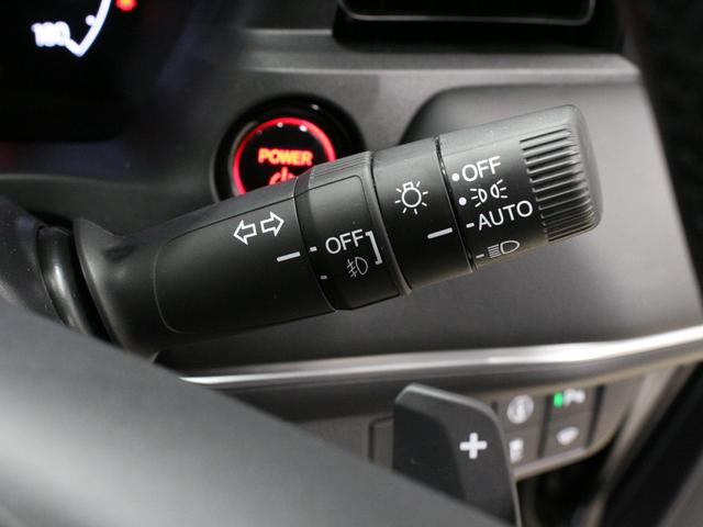 ヴェゼル ｅ：ＨＥＶＺ　ワンオーナー　９インチコネクトナビ　電子制御パーキングブレーキ　シートヒーター　デュアルエアコン　サイドカーテンエアバッグ　Ｂｌｕｅｔｏｏｔｈ　ワイヤレス充電器　ハンズフリーアクセスパワーテールゲート（50枚目）