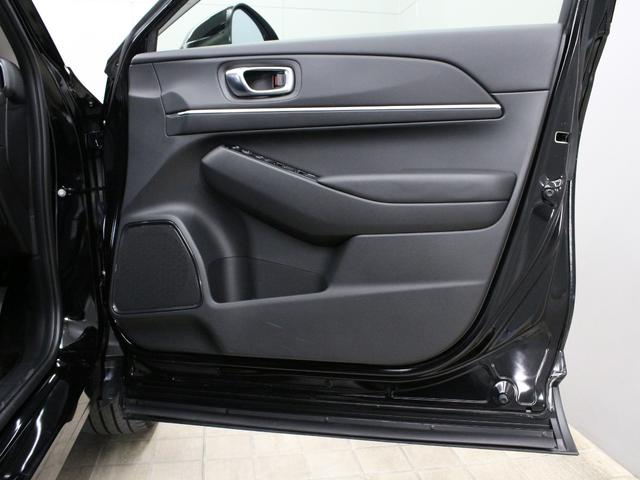 ヴェゼル ｅ：ＨＥＶＺ　ワンオーナー　９インチコネクトナビ　電子制御パーキングブレーキ　シートヒーター　デュアルエアコン　サイドカーテンエアバッグ　Ｂｌｕｅｔｏｏｔｈ　ワイヤレス充電器　ハンズフリーアクセスパワーテールゲート（57枚目）