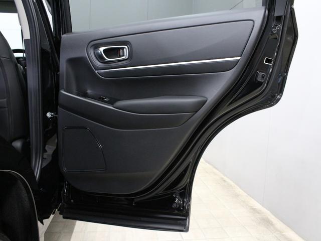 ヴェゼル ｅ：ＨＥＶＺ　ワンオーナー　９インチコネクトナビ　電子制御パーキングブレーキ　シートヒーター　デュアルエアコン　サイドカーテンエアバッグ　Ｂｌｕｅｔｏｏｔｈ　ワイヤレス充電器　ハンズフリーアクセスパワーテールゲート（59枚目）