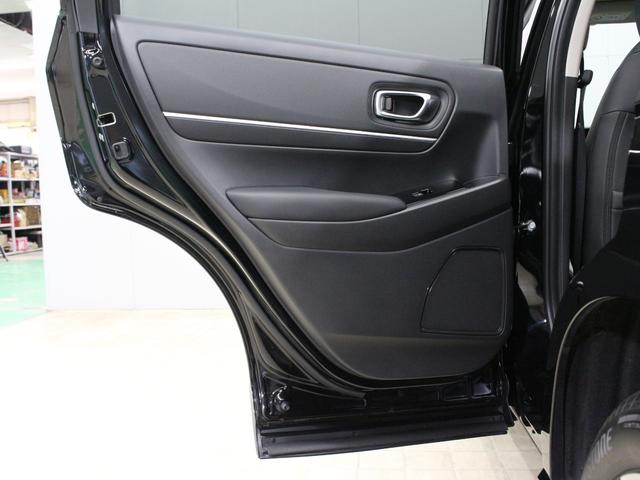 ヴェゼル ｅ：ＨＥＶＺ　ワンオーナー　９インチコネクトナビ　電子制御パーキングブレーキ　シートヒーター　デュアルエアコン　サイドカーテンエアバッグ　Ｂｌｕｅｔｏｏｔｈ　ワイヤレス充電器　ハンズフリーアクセスパワーテールゲート（60枚目）