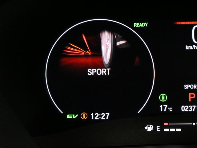 ヴェゼル ｅ：ＨＥＶＺ　ワンオーナー　９インチコネクトナビ　電子制御パーキングブレーキ　シートヒーター　デュアルエアコン　サイドカーテンエアバッグ　Ｂｌｕｅｔｏｏｔｈ　ワイヤレス充電器　ハンズフリーアクセスパワーテールゲート（74枚目）