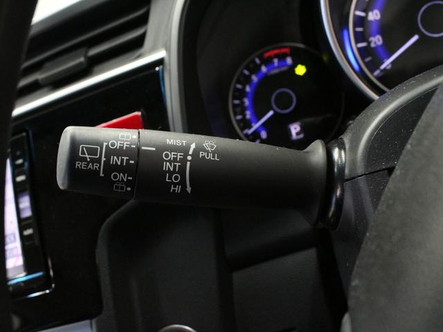 フィット １３Ｇ・Ｆパッケージ　ワンオーナー　禁煙車　純正メモリーナビ　リアカメラ　Ｂｌｕｅｔｏｏｔｈ　ハンドルリモコン　オートエアコン　スマートキー　ＤＶＤ　地デジ　社外アルミ（43枚目）