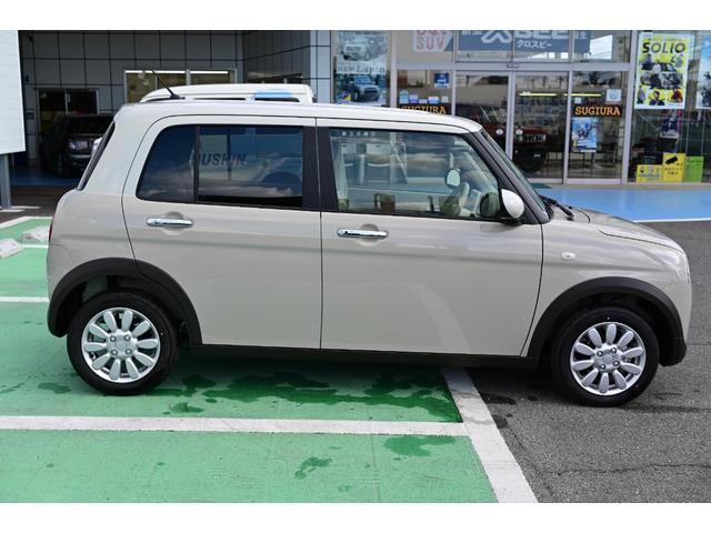 アルトラパン Ｘ　届出済未使用　メーカー保証　純正ディスプレイオーディオ装着車　２トーンカラー　フロアマット付き　アップルカープレイ　アンドロイドオート　シートヒーター　衝突被害軽減ブレーキ　障害物センサー　５型（6枚目）