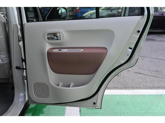 アルトラパン Ｘ　届出済未使用　メーカー保証　純正ディスプレイオーディオ装着車　２トーンカラー　フロアマット付き　アップルカープレイ　アンドロイドオート　シートヒーター　衝突被害軽減ブレーキ　障害物センサー　５型（19枚目）