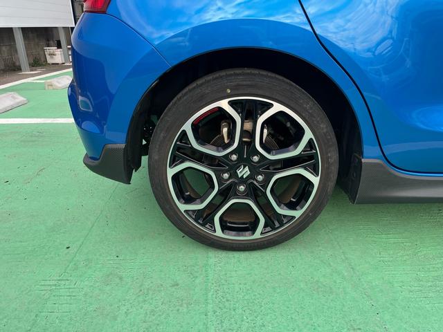 スイフトスポーツ ベースグレード ベースグレード 6速マニュアル パーキングアシスト 全方位カメラパッケージ装着車 純正ナビ ビルトインETC タイヤ新品 バッテリー新品(11枚目)