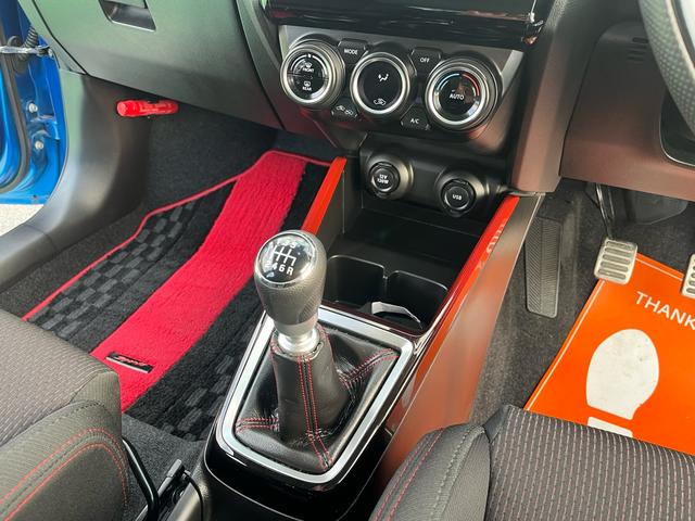 スイフトスポーツ ベースグレード ベースグレード 6速マニュアル パーキングアシスト 全方位カメラパッケージ装着車 純正ナビ ビルトインETC タイヤ新品 バッテリー新品(18枚目)