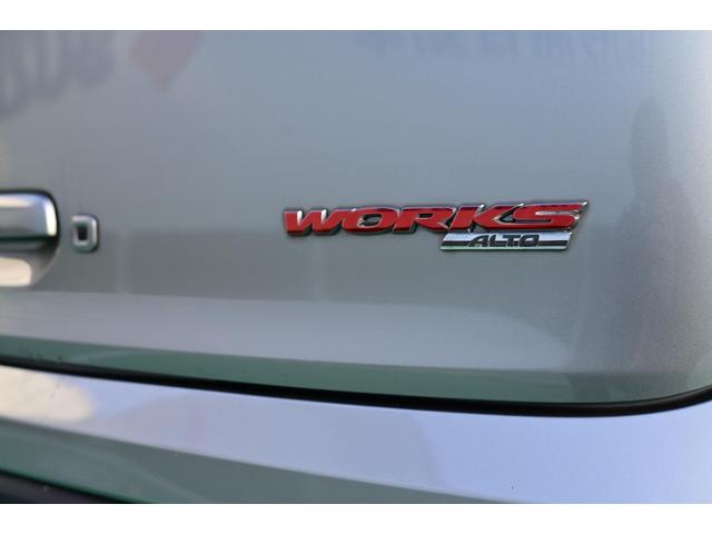 アルトワークス ベースグレード　４ＷＤ　５ＭＴ　レカロシート　ターボ　ローダウン　ダウンサス　ＫＹＢショック　純正ＡＷ　新品タイヤ　革巻きステアリング　フォグランプ　ＨＩＤヘッドライト　オートエアコン　スマートキー　スタッドレス付き（16枚目）