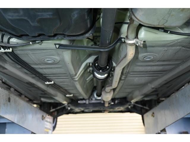 アルトワークス ベースグレード　４ＷＤ　５ＭＴ　レカロシート　ターボ　ローダウン　ダウンサス　ＫＹＢショック　純正ＡＷ　新品タイヤ　革巻きステアリング　フォグランプ　ＨＩＤヘッドライト　オートエアコン　スマートキー　スタッドレス付き（21枚目）