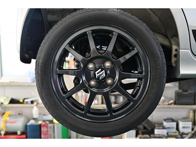 アルトワークス ベースグレード　４ＷＤ　５ＭＴ　レカロシート　ターボ　ローダウン　ダウンサス　ＫＹＢショック　純正ＡＷ　新品タイヤ　革巻きステアリング　フォグランプ　ＨＩＤヘッドライト　オートエアコン　スマートキー　スタッドレス付き（27枚目）