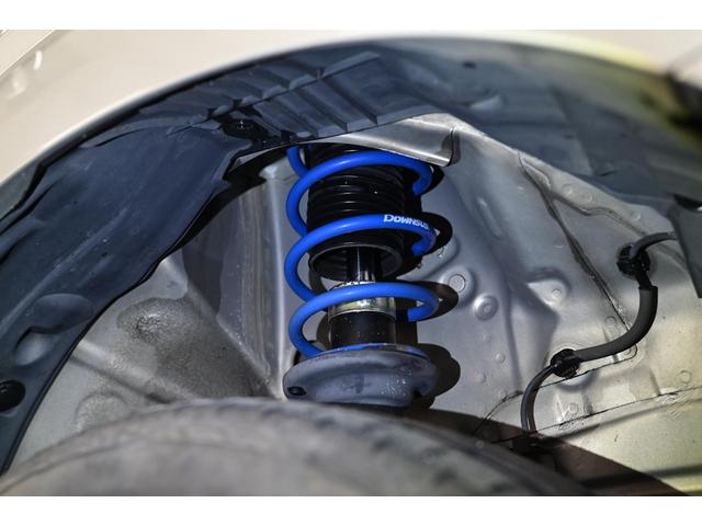 アルトワークス ベースグレード　４ＷＤ　５ＭＴ　レカロシート　ターボ　ローダウン　ダウンサス　ＫＹＢショック　純正ＡＷ　新品タイヤ　革巻きステアリング　フォグランプ　ＨＩＤヘッドライト　オートエアコン　スマートキー　スタッドレス付き（31枚目）