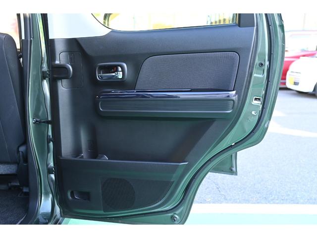 ハイブリッドＸ　全方位カメラ装着車　パナソニック製８インチナビ　Ｂｌｕｅｔｏｏｔｈ　リヤコーナーセンサー　シートヒーター　スマートキー　ＬＥＤオートライト　衝突被害軽減ブレーキ　スズキセーフティサポート（画像28）