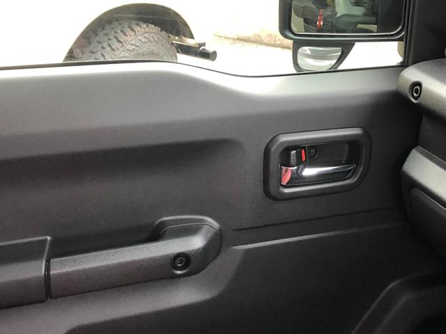 ジムニー ＸＣ　当社デモカー／４ＷＤ／５速マニュアル／３インチリフトアップ／オリジナルマフラー／オリジナルオバフェン／オリジナルツートンカラー／オリジナルシートカバー／スマートキー／ナビ／地デジＴＶ／バックカメラ（29枚目）