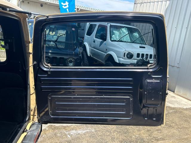 ジムニー ワイルドウインド　クラシック仕様／４ＷＤ／エアコン／パワステ／リフトアップ／社外マフラー／走行８．７万キロ（8枚目）
