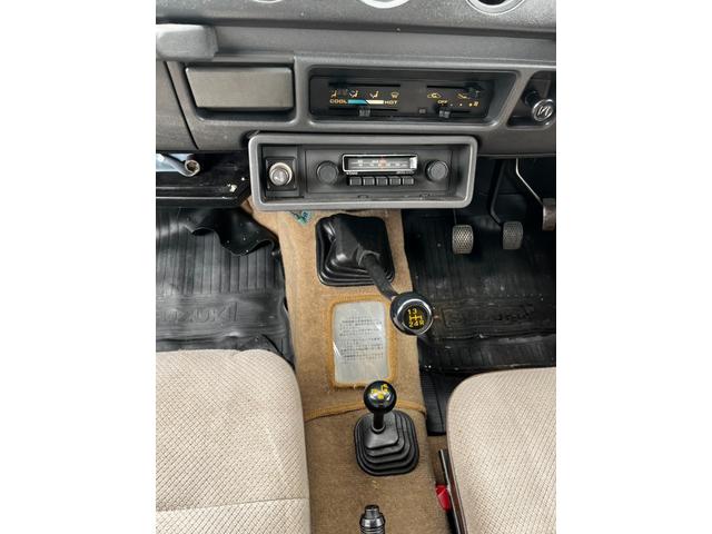 ジムニー ＪＣ　４ＷＤ　４速ミッション　型式Ｈ－ＳＪ３０Ｖ　純正ラジオ　フルノーマル（10枚目）