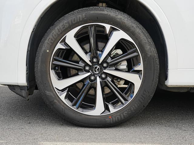 CX-60 XD-ハイブリッド プレミアムモダン 衝突被害軽減システム アダプティブクルーズコントロール 全周囲カメラ オートマチックハイビーム サンルーフ 4WD 革シート 電動シート シートヒーター バックカメラ オートライト LEDヘッドランプ(19枚目)