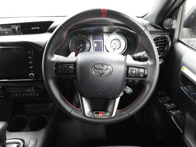 各操作スイッチなどもハンドルから手を放すことなく操作可能で安全運転に支援いたします!