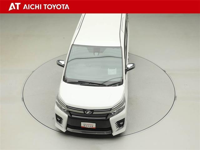 ヴォクシー ＺＳ　煌ＩＩ　スマートキー・プッシュスタート　バックガイドモニター　セキュリティアラーム　両側パワスラドア　ＥＴＣ車載器　地デジテレビ　ＶＳＣ　ＬＥＤライト　助手席エアバック　キーレスエントリー　ＡＣ　パワステ（17枚目）