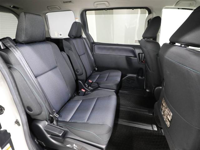 ヴォクシー ＺＳ　煌ＩＩ　スマートキー・プッシュスタート　バックガイドモニター　セキュリティアラーム　両側パワスラドア　ＥＴＣ車載器　地デジテレビ　ＶＳＣ　ＬＥＤライト　助手席エアバック　キーレスエントリー　ＡＣ　パワステ（20枚目）