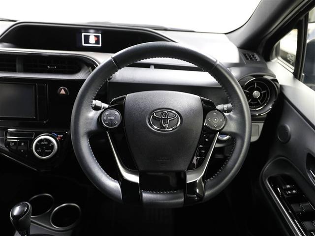 各操作スイッチなどもハンドルから手を放すことなく操作可能で安全運転に支援いたします！