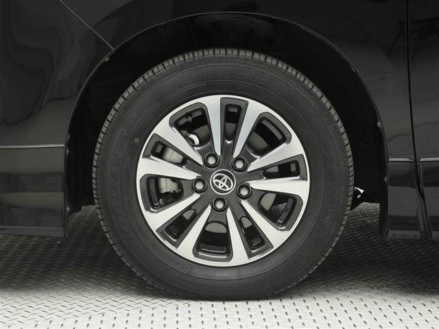 エスクァイア ハイブリッドＧｉ　プレミアムパッケージ　地上デジタル　衝突被害軽減　ＬＥＤライト　１オナ　Ｂカメラ　クルコン　スマートキー　エアロ　メモリナビ　ナビ＆ＴＶ　キーレス　ドラレコ　盗難防止装置　ＤＶＤ再生　ＡＢＳ　３列シート　ＥＴＣ　アルミ（30枚目）