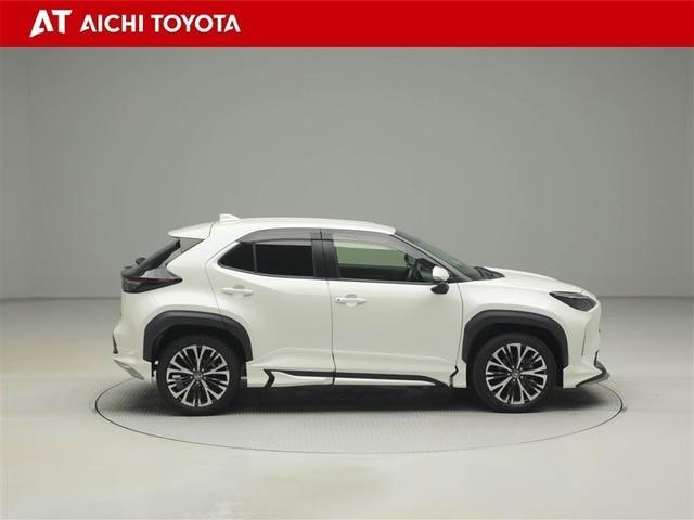 ヤリスクロス ハイブリッドＺ　ドライブレコーダ　インテリジェントキー　アルミホイル　ＬＥＤライト　１オ－ナ－　リアカメラ　クルーズコントロール　横滑り防止システム　ナビＴＶ　メモリーナビゲーション　電動シ－ト　パワステ　キーフリー（7枚目）