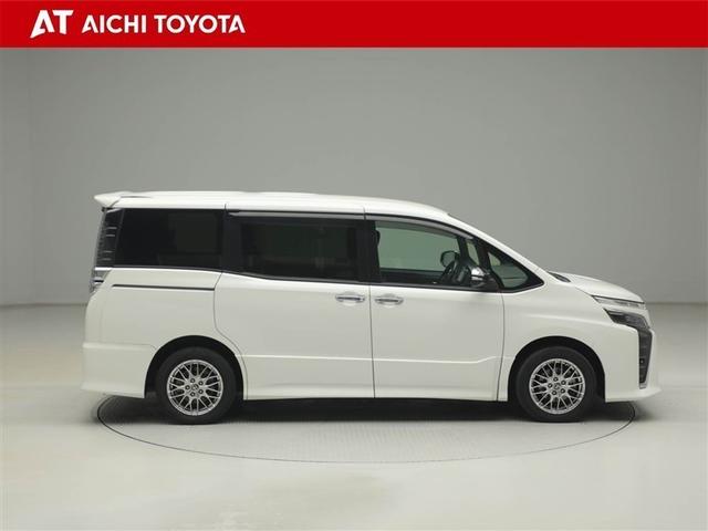 ヴォクシー ハイブリッドZS 煌III 地デジTV リヤカメラ 1オナ車 Wエアコン スマートキー ミュージックプレイヤー接続可 DVD再生可 クルコン VSC キーレス アルミホイール ナビ&TV LEDヘッドランプ ETC 3列シート(7枚目)