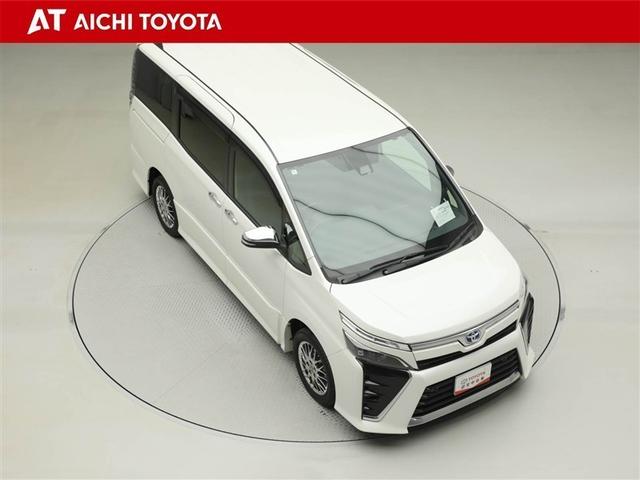 ヴォクシー ハイブリッドZS 煌III 地デジTV リヤカメラ 1オナ車 Wエアコン スマートキー ミュージックプレイヤー接続可 DVD再生可 クルコン VSC キーレス アルミホイール ナビ&TV LEDヘッドランプ ETC 3列シート(16枚目)