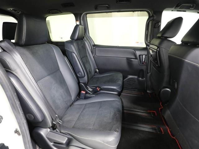 ヴォクシー ハイブリッドZS 煌III 地デジTV リヤカメラ 1オナ車 Wエアコン スマートキー ミュージックプレイヤー接続可 DVD再生可 クルコン VSC キーレス アルミホイール ナビ&TV LEDヘッドランプ ETC 3列シート(20枚目)