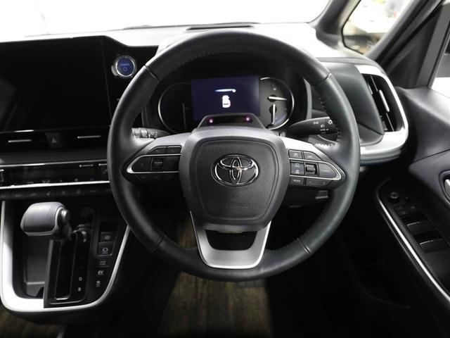 ヴォクシー ハイブリッドＳ－Ｚ　パワーウィンドウ　ＤＶＤ再生機能　インテリキー　横滑防止装置　地デジＴＶ　アクティブクルーズコントロール　１オナ　フルオートエアコン　リアカメラ　エアバッグ　ＡＢＳ　１００Ｖ充電　ナビＴＶ　キーレス（25枚目）