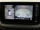パノラミックビューモニターを装備。駐車場や交差点でクルマを真上から見るように周囲を確認できます。機能の詳細は販売店スタッフまでおたずねください。
