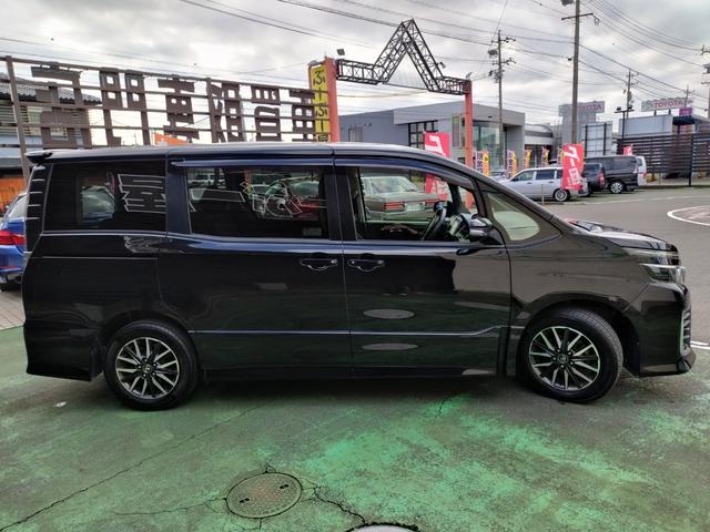 ヴォクシー ZS 1オーナー 走行97852K Tチェーン 両側電動ドア 16アルミ リアスポ LEDヘッド フォグ 7人乗 アイドルストップ 9型ナビTVBモニETCステリモ ドラレコ フリップモニ スマートキ保証付(11枚目)