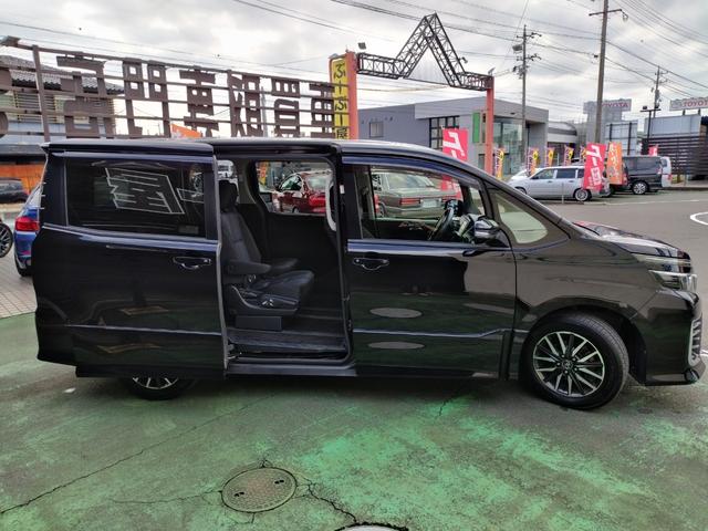 ヴォクシー ZS 1オーナー 走行97852K Tチェーン 両側電動ドア 16アルミ リアスポ LEDヘッド フォグ 7人乗 アイドルストップ 9型ナビTVBモニETCステリモ ドラレコ フリップモニ スマートキ保証付(14枚目)