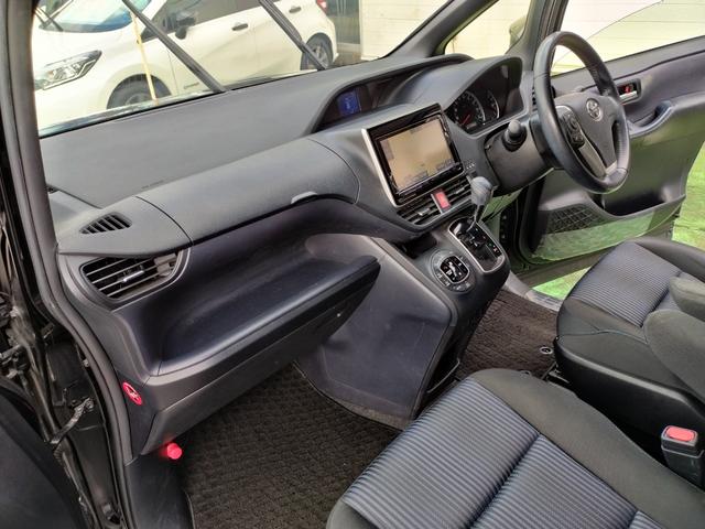 ヴォクシー ZS 1オーナー 走行97852K Tチェーン 両側電動ドア 16アルミ リアスポ LEDヘッド フォグ 7人乗 アイドルストップ 9型ナビTVBモニETCステリモ ドラレコ フリップモニ スマートキ保証付(49枚目)