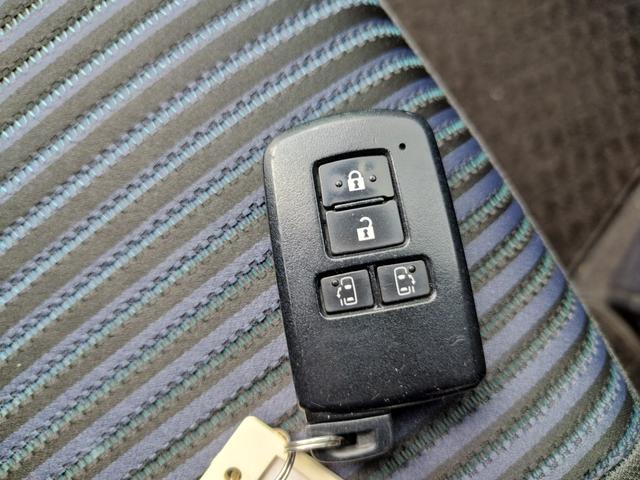 ヴォクシー ZS 1オーナー 走行97852K Tチェーン 両側電動ドア 16アルミ リアスポ LEDヘッド フォグ 7人乗 アイドルストップ 9型ナビTVBモニETCステリモ ドラレコ フリップモニ スマートキ保証付(80枚目)