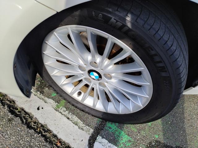 ３シリーズ ３２０ｉラグジュアリー　ディーラー車　ターボ　ＨＩＤ　フォグ　１７アルミ　リアスモーク　Ｃソナ　黒革パワーシート　シートヒーター　ＨＤＤナビＢｌｕｅｔｏｏｔｈＢモニＥＴＣ　クルコン　ステリモ　スマートキーＸ２Ｐスタート保証付（27枚目）