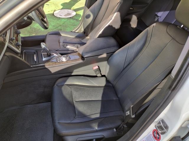 ３シリーズ ３２０ｉラグジュアリー　ディーラー車　ターボ　ＨＩＤ　フォグ　１７アルミ　リアスモーク　Ｃソナ　黒革パワーシート　シートヒーター　ＨＤＤナビＢｌｕｅｔｏｏｔｈＢモニＥＴＣ　クルコン　ステリモ　スマートキーＸ２Ｐスタート保証付（46枚目）