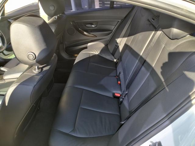 ３シリーズ ３２０ｉラグジュアリー　ディーラー車　ターボ　ＨＩＤ　フォグ　１７アルミ　リアスモーク　Ｃソナ　黒革パワーシート　シートヒーター　ＨＤＤナビＢｌｕｅｔｏｏｔｈＢモニＥＴＣ　クルコン　ステリモ　スマートキーＸ２Ｐスタート保証付（51枚目）