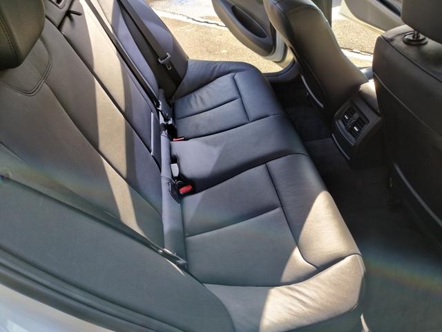 ３シリーズ ３２０ｉラグジュアリー　ディーラー車　ターボ　ＨＩＤ　フォグ　１７アルミ　リアスモーク　Ｃソナ　黒革パワーシート　シートヒーター　ＨＤＤナビＢｌｕｅｔｏｏｔｈＢモニＥＴＣ　クルコン　ステリモ　スマートキーＸ２Ｐスタート保証付（53枚目）