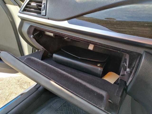 ３シリーズ ３２０ｉラグジュアリー　ディーラー車　ターボ　ＨＩＤ　フォグ　１７アルミ　リアスモーク　Ｃソナ　黒革パワーシート　シートヒーター　ＨＤＤナビＢｌｕｅｔｏｏｔｈＢモニＥＴＣ　クルコン　ステリモ　スマートキーＸ２Ｐスタート保証付（75枚目）