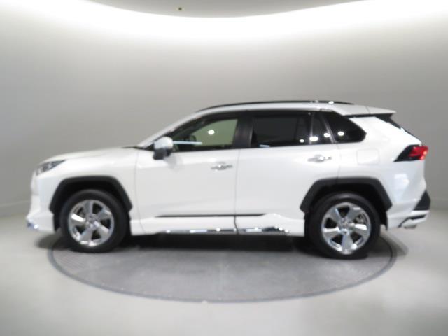 ＲＡＶ４ ハイブリッドＧ　衝突被害軽減システム　バックカメラ　ＥＴＣ　ドラレコ　電動シート　オートクルーズコントロール　ＬＥＤヘッドランプ　スマートキー　キーレス　４ＷＤ　ハイブリッド　ワンオーナー（3枚目）