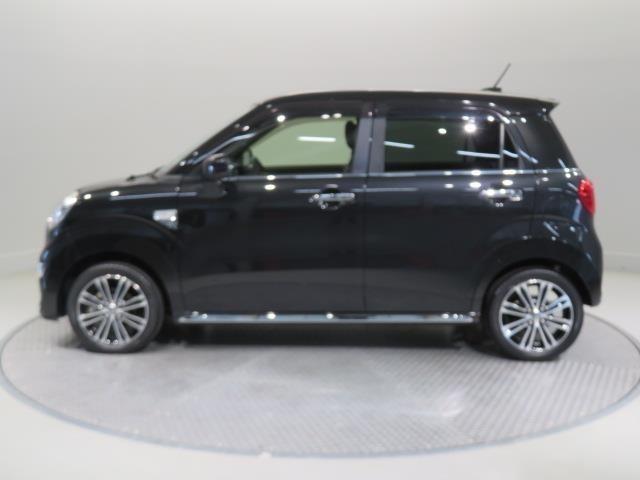 「サイドフォルム」です。流れるようなボディラインが魅力的ですよね。乗降しやすそうなのが、わかりますよね。