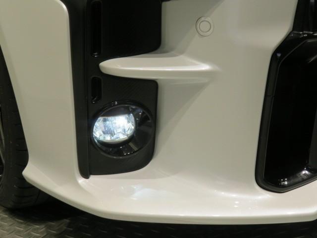 ＧＲヤリス ＲＺ　ハイパフォーマンス　６速マニュアル　衝突被害軽減システム　バックカメラ　ＥＴＣ　ドラレコ　ミュージックプレイヤー接続可　オートクルーズコントロール　ＬＥＤヘッドランプ　スマートキー　キーレス　４ＷＤ　ワンオーナー（9枚目）