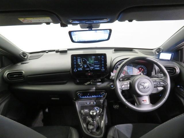 ＧＲヤリス ＲＺ　ハイパフォーマンス　６速マニュアル　衝突被害軽減システム　バックカメラ　ＥＴＣ　ドラレコ　ミュージックプレイヤー接続可　オートクルーズコントロール　ＬＥＤヘッドランプ　スマートキー　キーレス　４ＷＤ　ワンオーナー（13枚目）