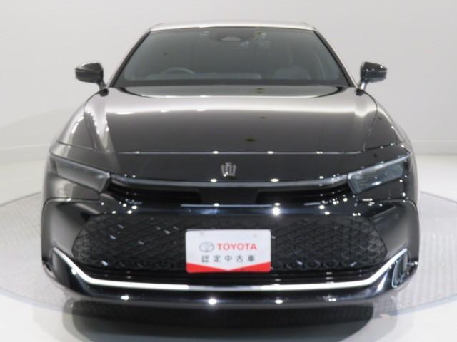 クラウンクロスオーバー Ｇレザーパッケージ　衝突被害軽減システム　バックカメラ　ＥＴＣ　ドラレコ　ミュージックプレイヤー接続可　革シート　電動シート　オートクルーズコントロール　ＬＥＤヘッドランプ　スマートキー　キーレス　４ＷＤ　ハイブリッド（2枚目）