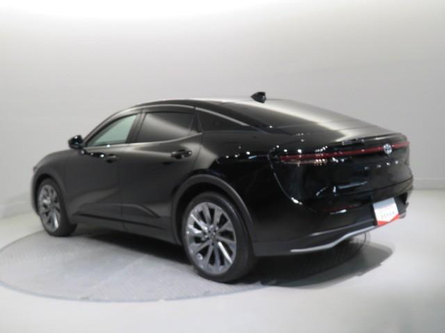 クラウンクロスオーバー Ｇレザーパッケージ　衝突被害軽減システム　バックカメラ　ＥＴＣ　ドラレコ　ミュージックプレイヤー接続可　革シート　電動シート　オートクルーズコントロール　ＬＥＤヘッドランプ　スマートキー　キーレス　４ＷＤ　ハイブリッド（4枚目）