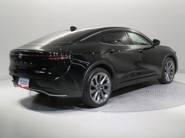 クラウンクロスオーバー Ｇレザーパッケージ　衝突被害軽減システム　バックカメラ　ＥＴＣ　ドラレコ　ミュージックプレイヤー接続可　革シート　電動シート　オートクルーズコントロール　ＬＥＤヘッドランプ　スマートキー　キーレス　４ＷＤ　ハイブリッド（6枚目）