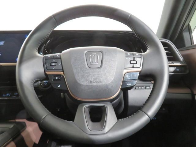 クラウンクロスオーバー Ｇレザーパッケージ　衝突被害軽減システム　バックカメラ　ＥＴＣ　ドラレコ　ミュージックプレイヤー接続可　革シート　電動シート　オートクルーズコントロール　ＬＥＤヘッドランプ　スマートキー　キーレス　４ＷＤ　ハイブリッド（19枚目）