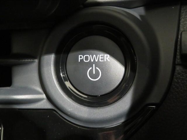 クラウンクロスオーバー Ｇレザーパッケージ　衝突被害軽減システム　バックカメラ　ＥＴＣ　ドラレコ　ミュージックプレイヤー接続可　革シート　電動シート　オートクルーズコントロール　ＬＥＤヘッドランプ　スマートキー　キーレス　４ＷＤ　ハイブリッド（24枚目）